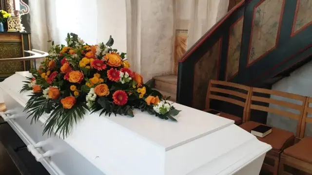 Hvad er kutyme ved en begravelse?