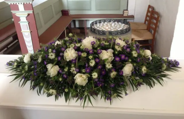 Kistepynt 18 – Pæoner, strand asters og jomfru i det grønne