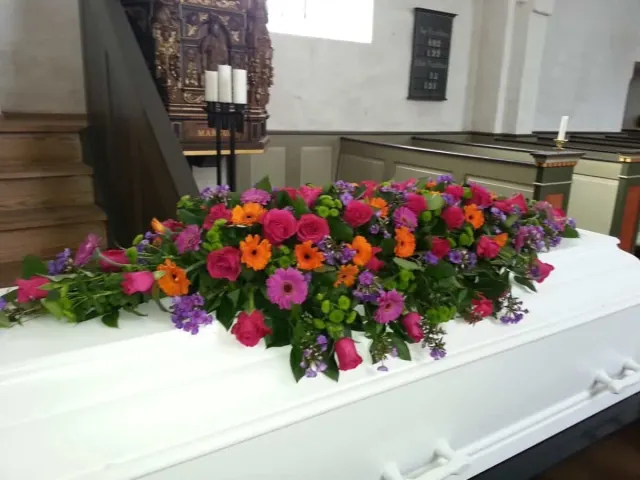 Kistepynt 3 – Gerbera, Floks, roser og santini