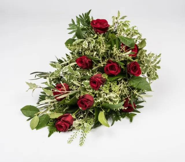 Bårebuket med røde roser