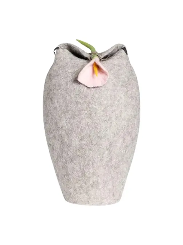 Grå uld urne med blomst