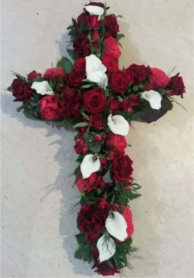 Rødt / hvidt blomsterkors