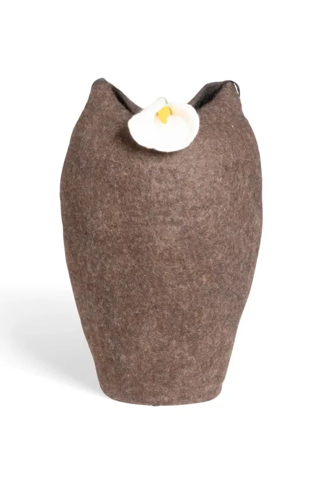 Uld urne, hvid blomst