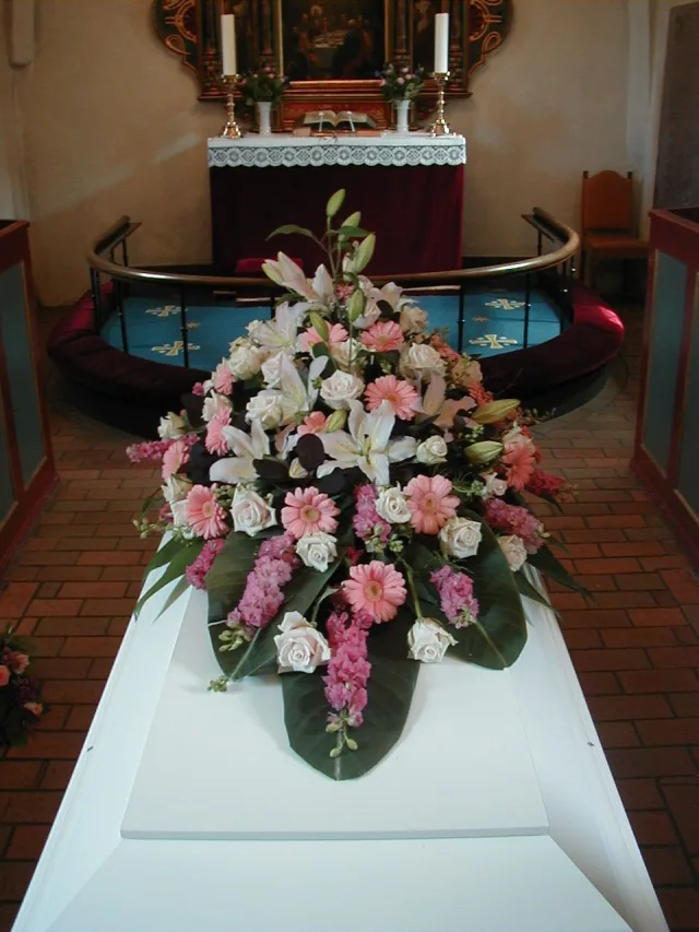 IDE 512 – LYDERØD, ROSA OG HVID