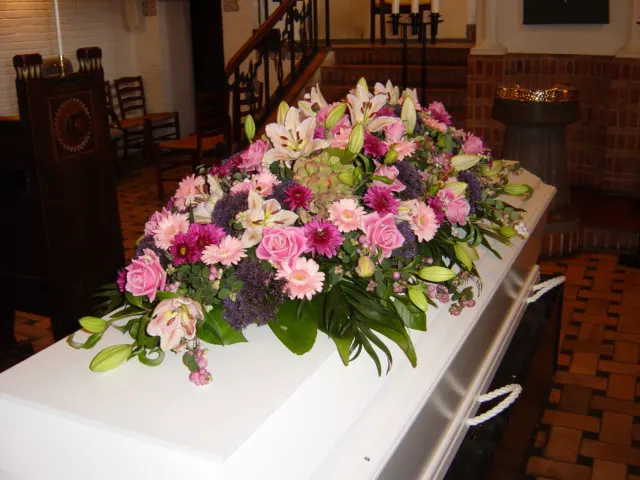 IDE 525 – EFTERÅR I LYSERØD – LILLA NUANCER