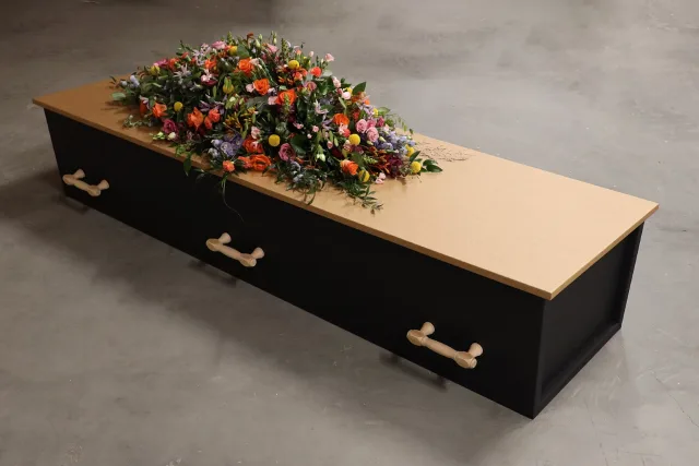 Orbit Black Nature med bårebuket