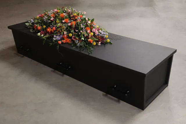 Orbit Black med bårebuket