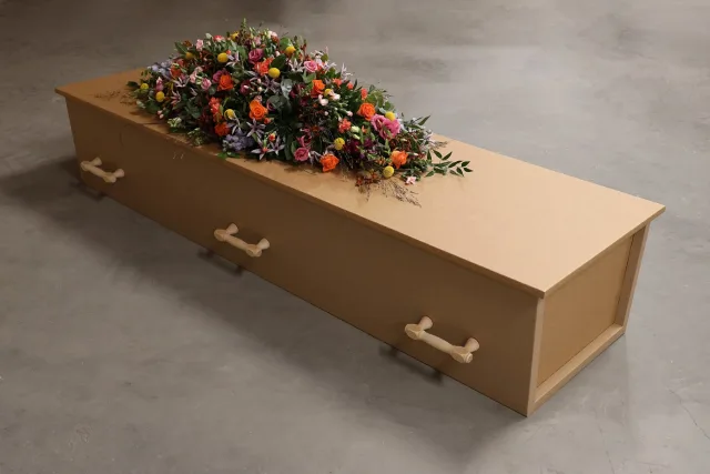 Orbit Nature med bårebuket