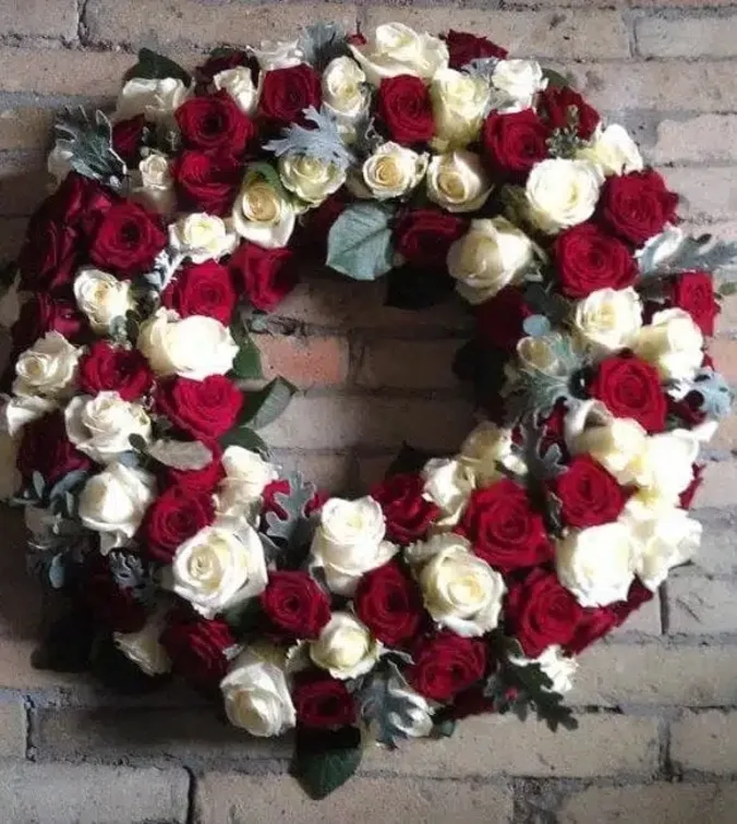 Rød og hvid rosekrans