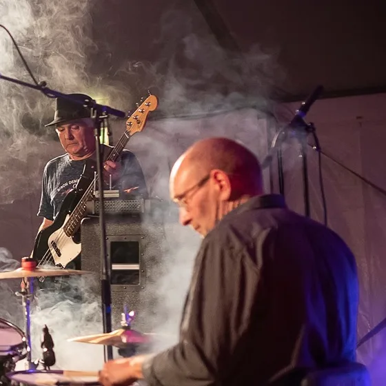 Mange gode spillejobs sammen i Just Cruisin 