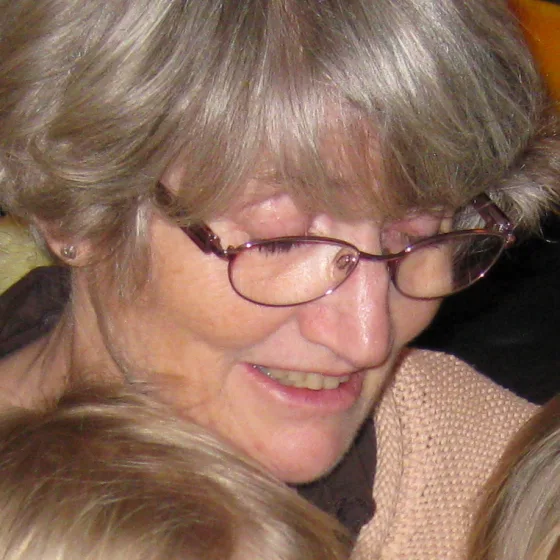 Ellen læser for Josefine og Lucca 