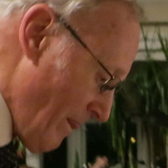 Henrik ved sit yndlingsinstrument.