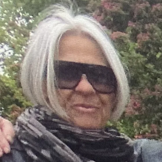 Kære Annie! Kærligt tak for godt venskab gennem mange år.. Du var et smukt menneske på udsiden og indsiden… mange gode grin og mange fine samtaler.. 