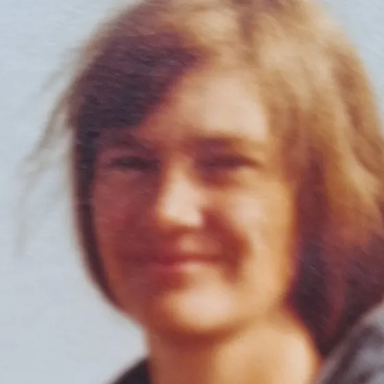 Forinden årene med vores spisegruppe, havde Annie og jeg i en periode et kærligheds forhold. Jeg var en ret ung mand og Annie en noget ældre kvinde, som også havde to børn - Maria og Sidsel dejlige børn. Jeg var meget glad for Annie og vi snakkede fantastisk godt sammen. Vores livssituation var bare forskellig. Der var aldrig bitterhed eller onde ord i mellem os, da vi skiltes. Tværtimod har jeg altid tænkt tilbage på forholdet med varme. Det betød meget for mig i mine stadige formative år som ung mand. Tak for det Annie. Du var en dejlig kvinde.