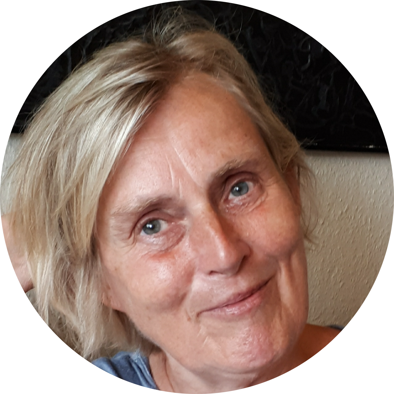 Mindeside for Lone Høgh Leonard