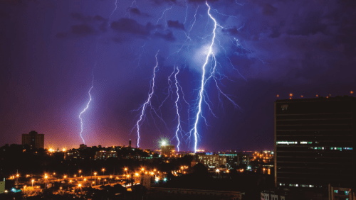Protección de Descargas Atmosféricas (Pararrayos) de acuerdo a IEC, IEEE y NFPA