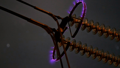 Efecto Corona: Control de Riesgos en Sistemas Eléctricos