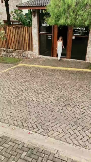 Capa do vídeo Hospedagem em Ilhabela, Carol Limah