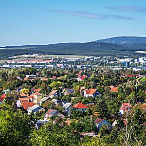 Törökbálinton, a Józsefhegyen eladó egy négylakásos társasház, örökpanorámás lakása. #1