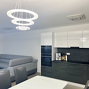 Kiadó panorámás, modern ház #6