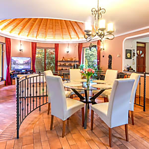  Luxus családi ház saját medencével #7