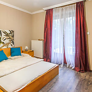  Luxus családi ház saját medencével #6