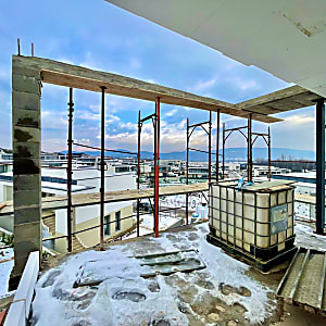 Penthouse hangulatú, panorámás extra lakás Tükörhegyen eladó #8