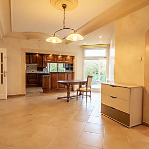 Exkluzív háromszintes villa Szentendre Pismány-hegyén #3