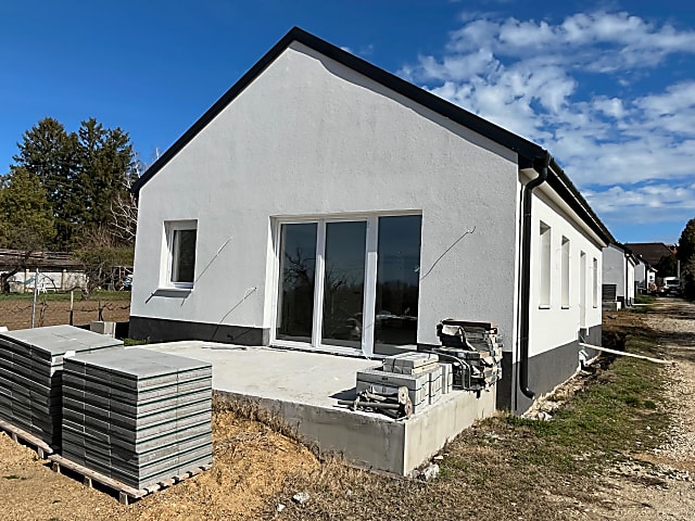 Újépítésű családi ház napelem rendszerrel Balatonszemesen #9