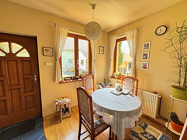 Eladó jó állapotú, kétgenerációs sorház Budaörsön. #14