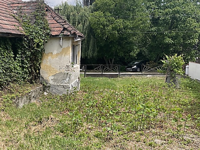 Budajenőn építési telek eladó