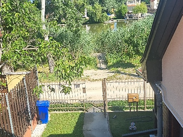 Duna-parti, saját stéges ház eladó