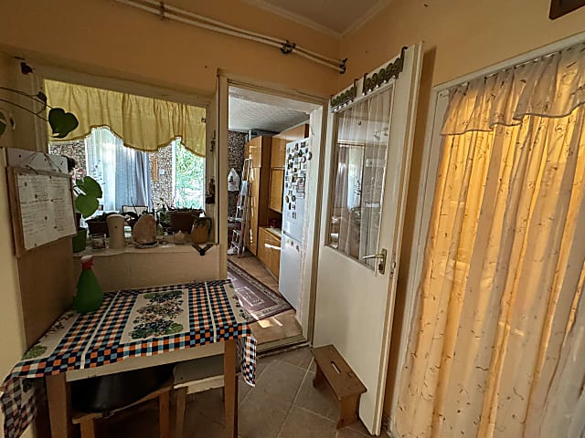 Panorámás családi ház Frankhegyen vezetékes vízzel #3