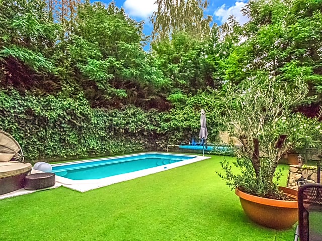  Luxus családi ház saját medencével #14