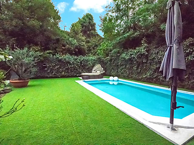  Luxus családi ház saját medencével #12