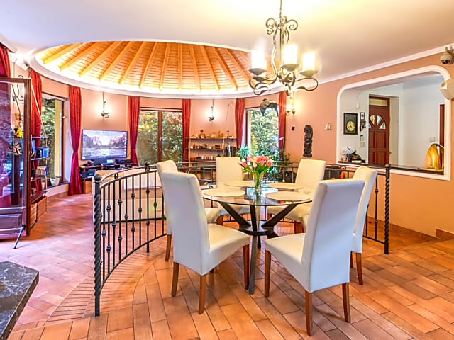  Luxus családi ház saját medencével #7