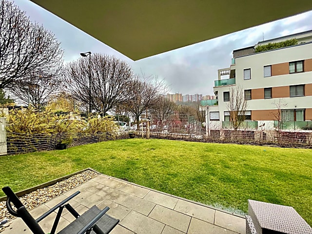 Budapest XI. kerületében, Madárhegyen eladó egy földszinti, saját kerttel rendelkező lakás #9