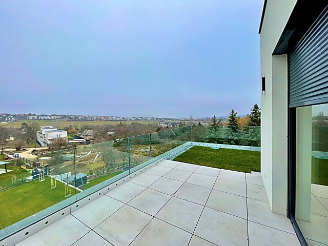 Budapest XI. kerület Spanyolréten eladó egy körpanorámás, belső kétszintes penthouse