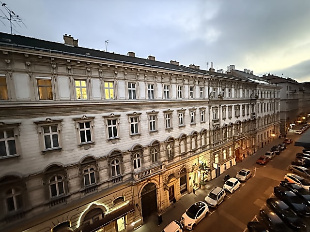 Budapest V. kerület Lipótvárosban felújított téglalakás eladó #9