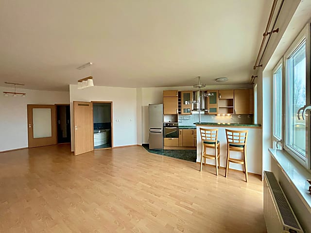 Budapest XX. kerületben nagyon jó állapotú, panorámás téglalakás eladó #2