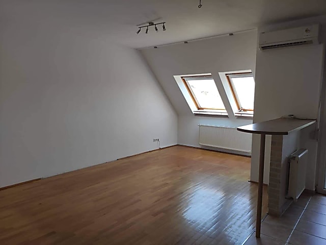 Budapest IV. kerületben, Petőfi téren 50 nm-es, erkélyes lakás eladó #2