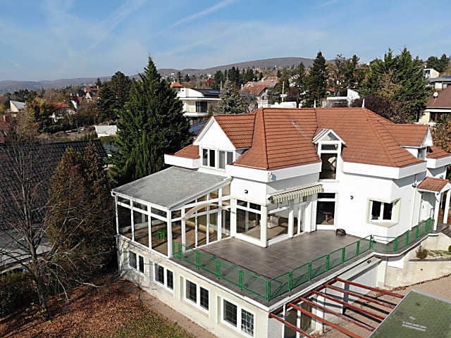 Exkluzív háromszintes villa Szentendre Pismány-hegyén #1