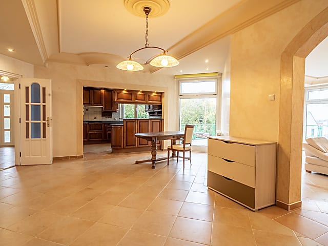 Exkluzív háromszintes villa Szentendre Pismány-hegyén #3