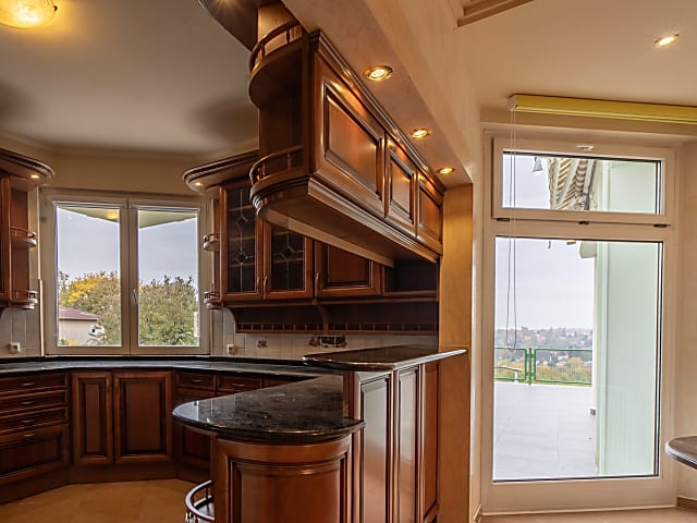 Exkluzív háromszintes villa Szentendre Pismány-hegyén #7