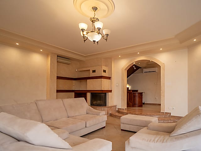 Exkluzív háromszintes villa Szentendre Pismány-hegyén #2