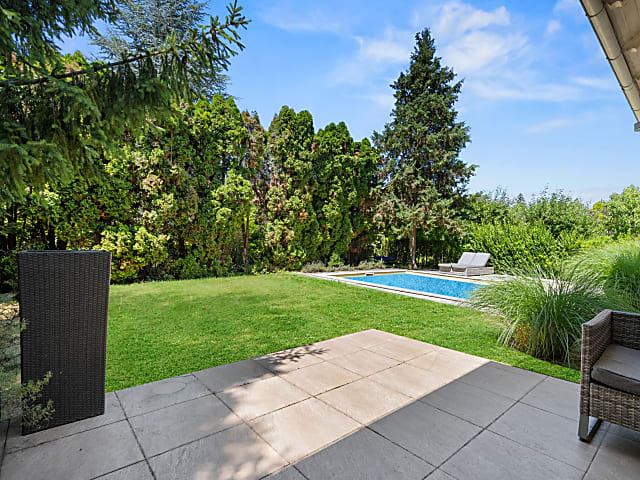 Törökbálint-Tükörhegyen szépen felújított, medencés családi ház eladó