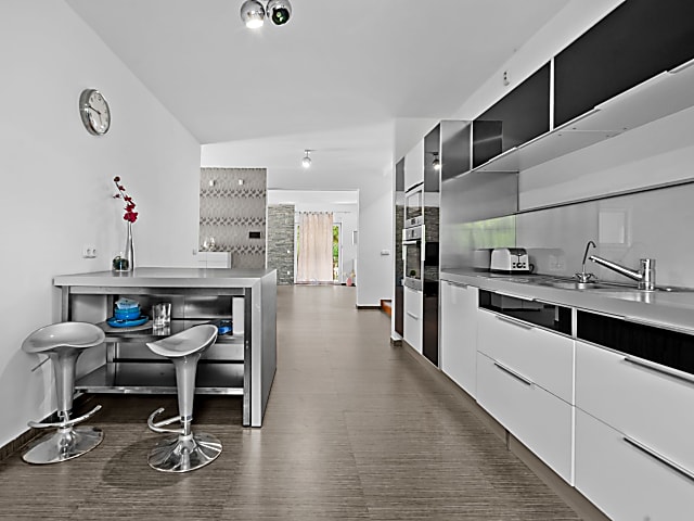 Törökbálint-Tükörhegyen szépen felújított, medencés családi ház eladó #15