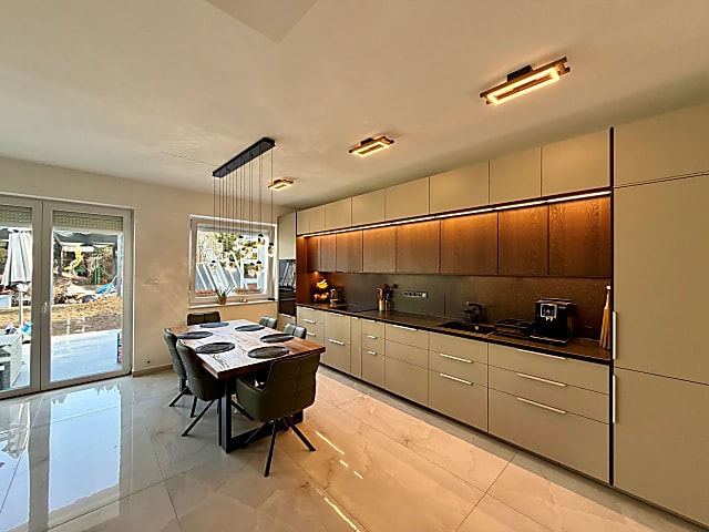 Luxus ékszerdoboz eladó Törökbálint-Tükörhegyen! #1