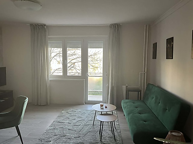 Fiatalos, teraszos lakás eladó a II. kerület kedvelt részén, a Búzavirág utcában #8