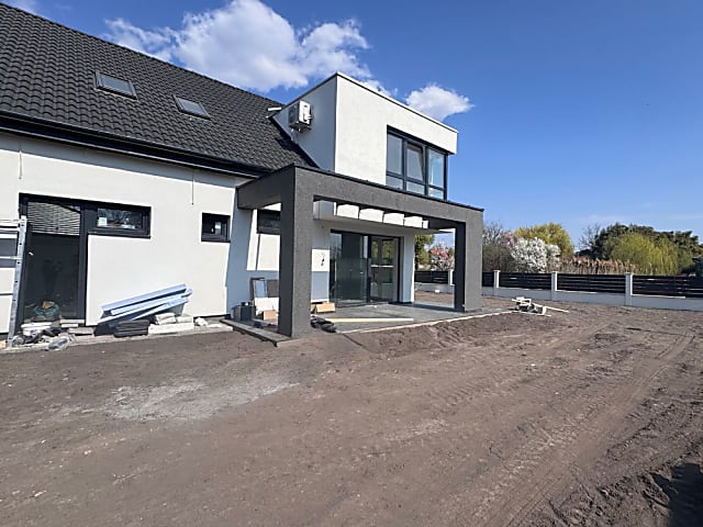 Újépítésű ikerházfél, garázzsal Diósdon